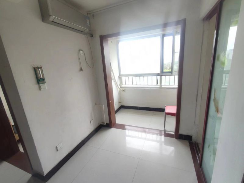 愛家豪庭  2室1廳1衛(wèi)  77m2 76萬元