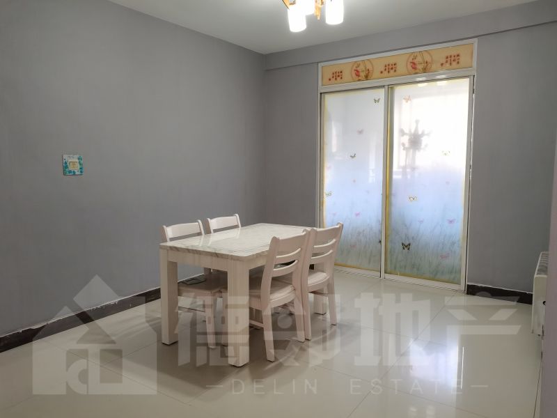 通盛上?；▓@  3室2廳1衛(wèi)  122m2  1800元/月