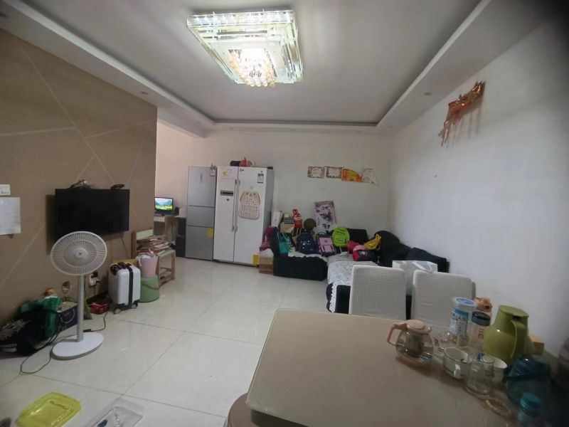 陽光國際  2室2廳1衛(wèi)100m22000元/月