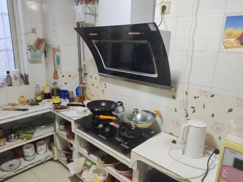 步行街火車站緊鄰!普通裝修3室1廳1衛(wèi)120m2600元/月