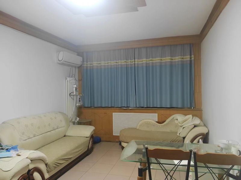 精裝修3室2廳1衛(wèi)96m21300元/月