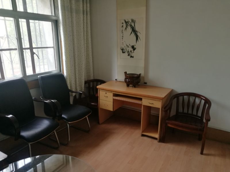 精裝修北辛中學(xué)學(xué)區(qū)房3室1廳1衛(wèi)78m21500元/月