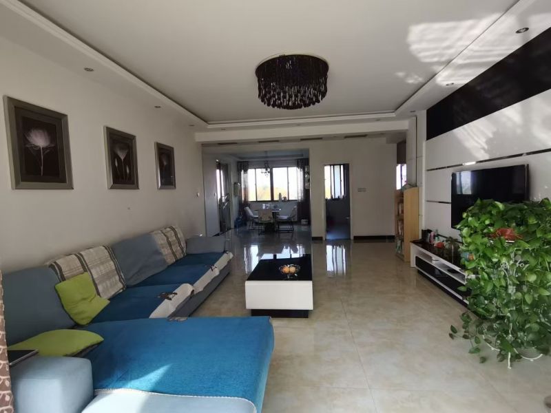 濱江三期沿河小高層精裝修3室2廳2衛(wèi)147m2，來電議價