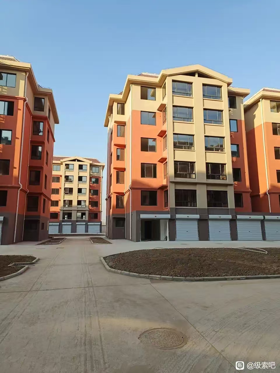 毛坯3室1廳1衛(wèi)94m214.8萬(wàn)元