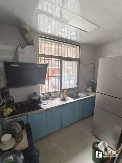 精裝修3室1廳1衛(wèi)93.8m248萬(wàn)元