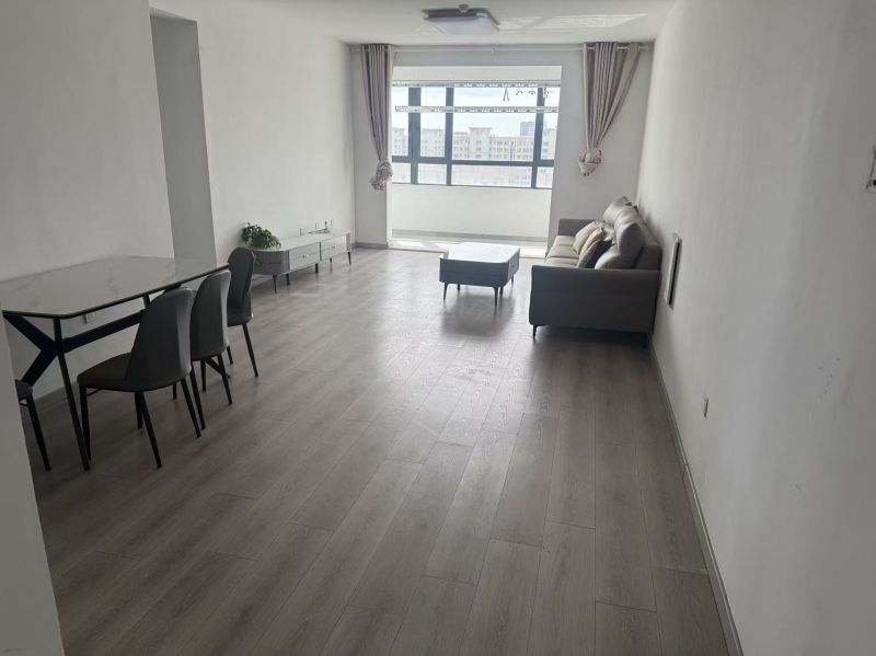 騰龍嘉苑拎包入住3室2廳2衛(wèi)141m21800元/月